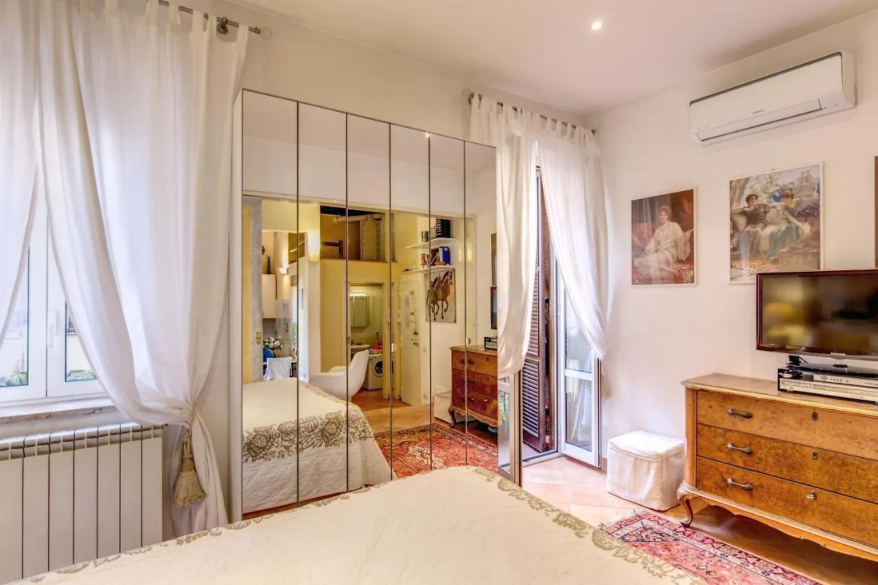 Monti Romantic Sunshine Maisonette Apartment
