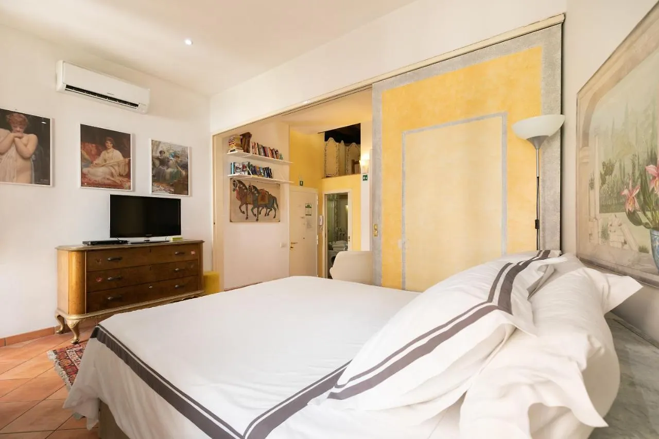 Monti Romantic Sunshine Maisonette 0*, Rome Italy