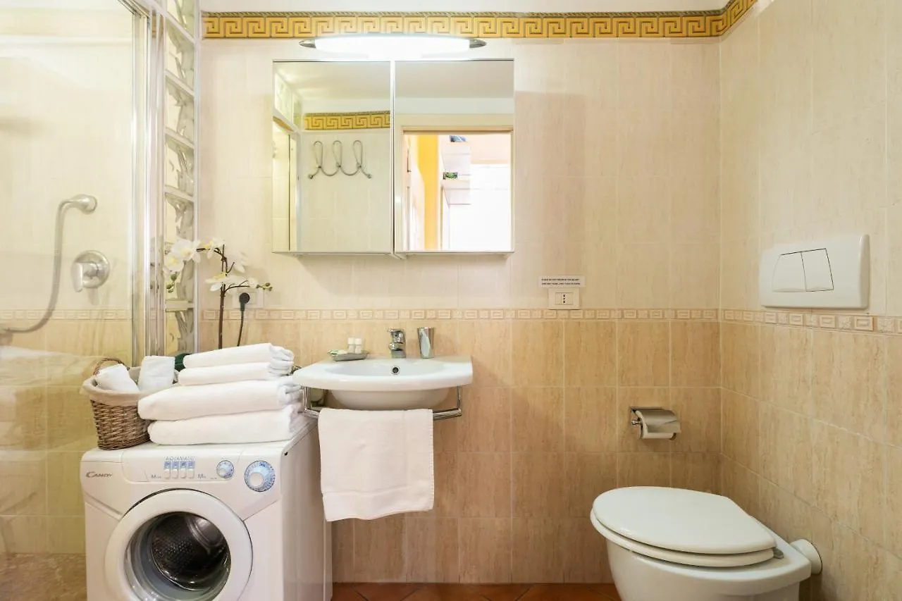 Monti Romantic Sunshine Maisonette 0*, Rome Italy