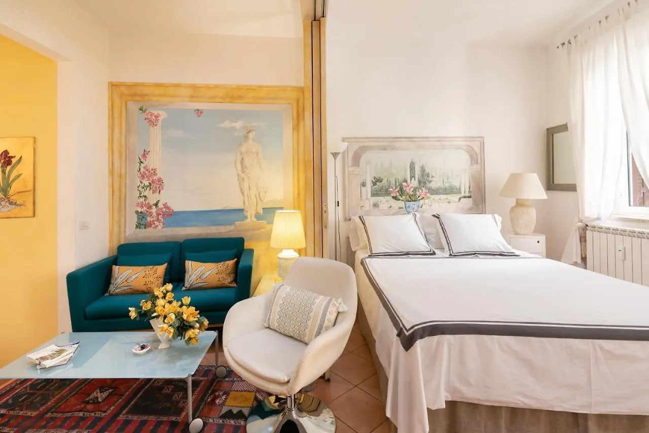 Monti Romantic Sunshine Maisonette 0*, Rome Italy