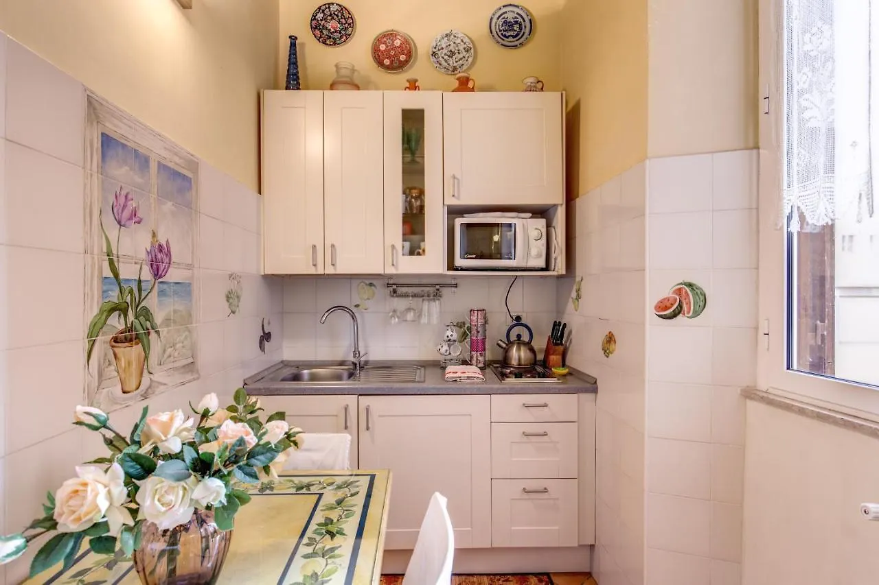 Monti Romantic Sunshine Maisonette Apartment